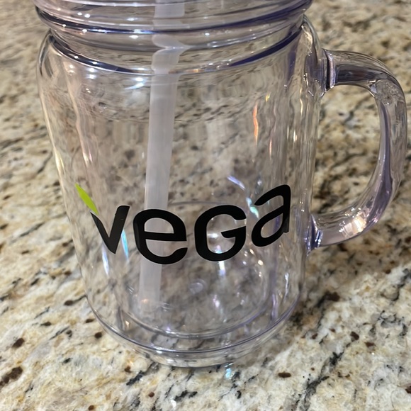Vega Plastic Mug with Straw - Picture 2 of 3